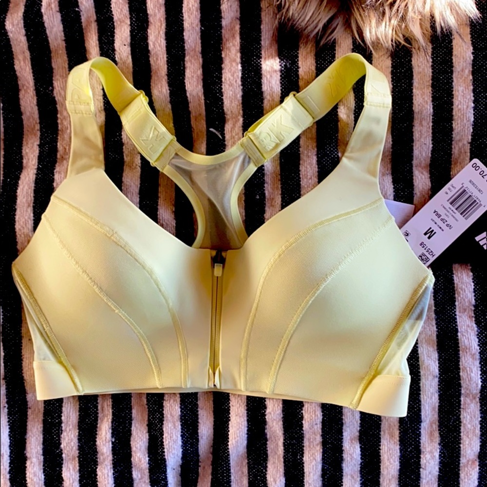 New with tags IVY PARK sports bra